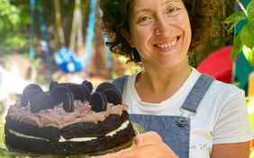 Daphne spricht 7 Sprachen und sorgt sich liebevoll um ihre Gäste